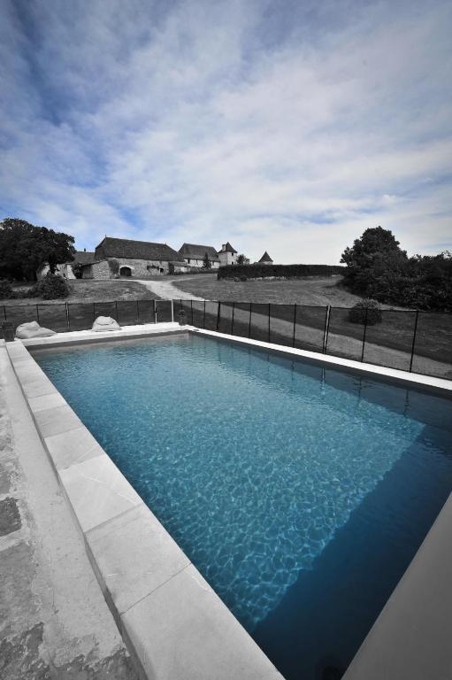 Gite 8 Pers Du Chateau De Cantecor Alvignac Habitación foto